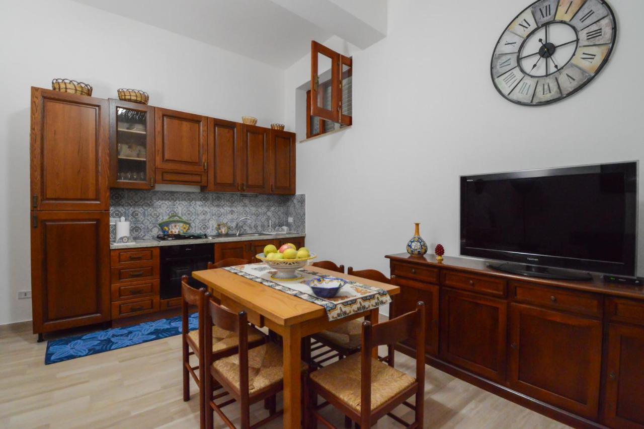 Spiaggia 270 M - Appartamento In Centro Con Cortile Gioiosa Marea Εξωτερικό φωτογραφία